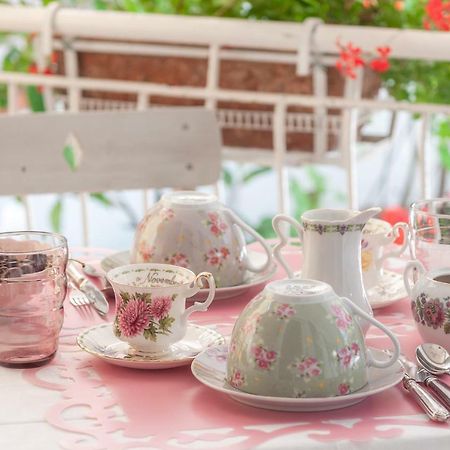 Tre Civette Sul Como Bed & Breakfast Марина ди Маса Екстериор снимка