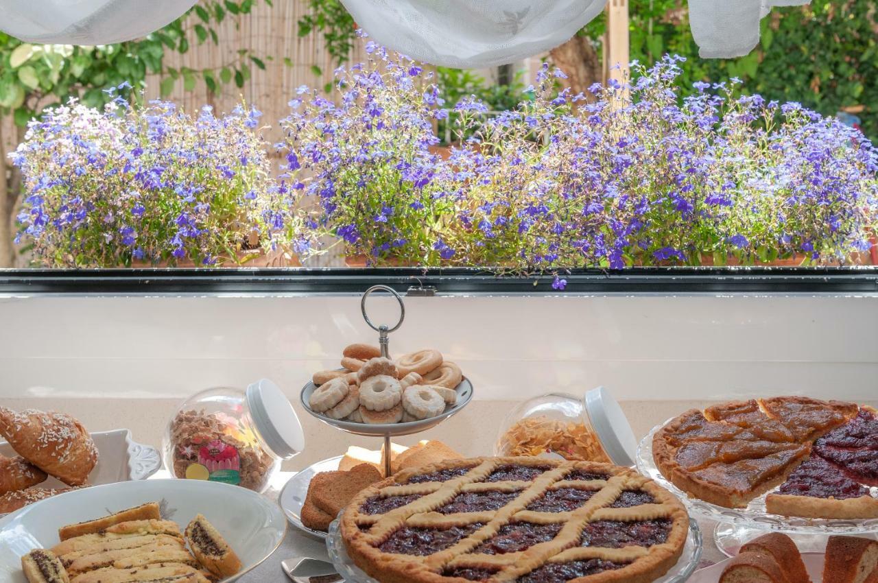 Tre Civette Sul Como Bed & Breakfast Марина ди Маса Екстериор снимка