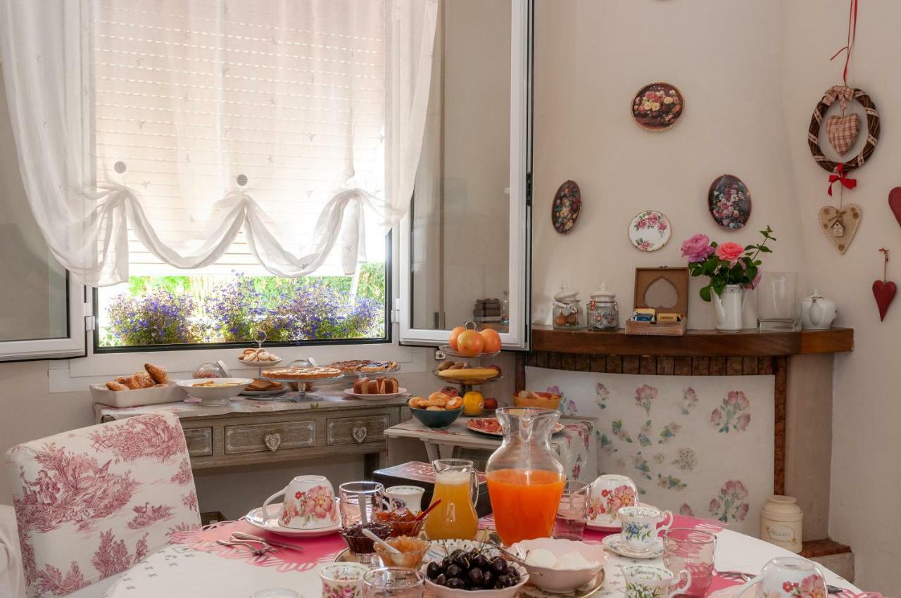 Tre Civette Sul Como Bed & Breakfast Марина ди Маса Екстериор снимка