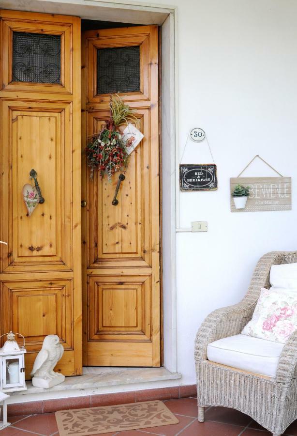 Tre Civette Sul Como Bed & Breakfast Марина ди Маса Екстериор снимка